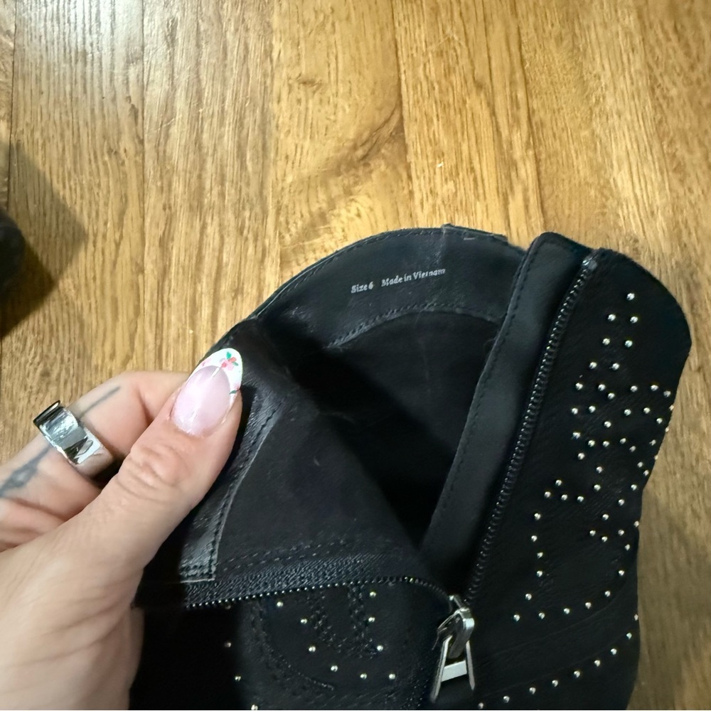 Dolce Vita Solow Stud Western Boot - Picture 6 of 16